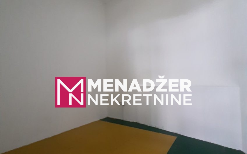 POSLOVNI PROSTOR -LOKAL 130m2-PREKO MORAČE