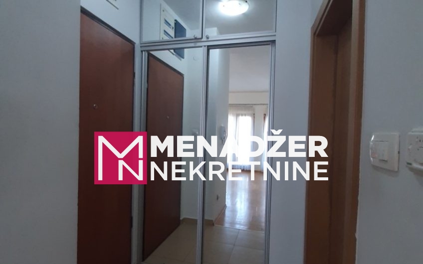 GARSONJERA NAMJEŠTENA 33m2-PREKO MORAČE