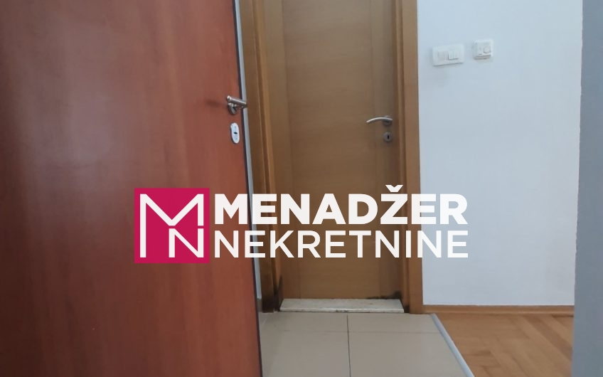 GARSONJERA NAMJEŠTENA 33m2-PREKO MORAČE