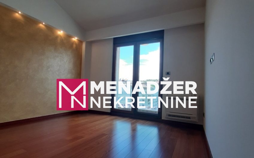 TROSOBAN LUX STAN 138m2-PREKO MORAČE