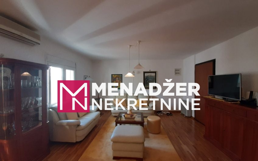 JEDNOSOBAN NAMJEŠTEN STAN 52m2-MOMIŠIĆI