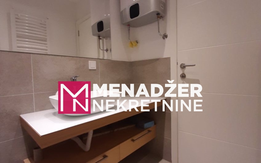 GARSONJERA LUX NAMJEŠTENA 28m2- CENTAR