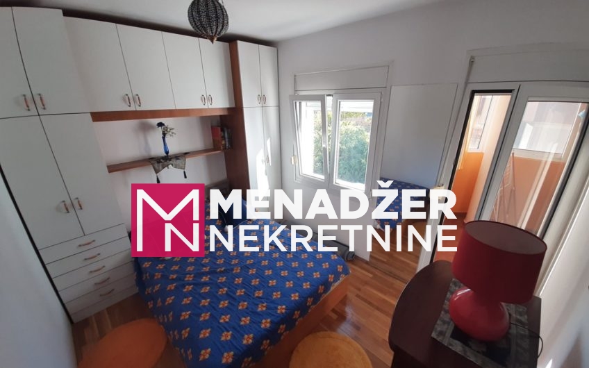 JEDNOSOBAN NAMJEŠTEN STAN 52m2-MOMIŠIĆI