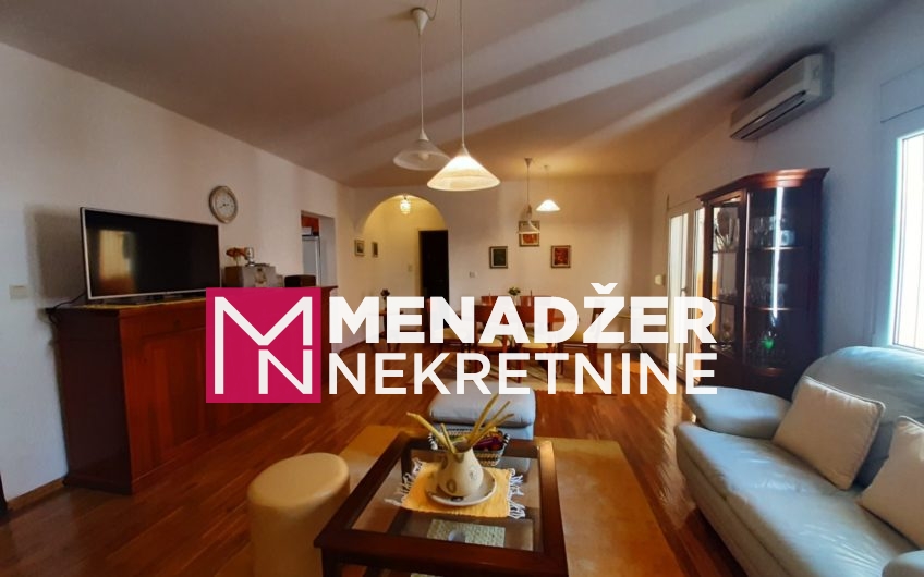 JEDNOSOBAN NAMJEŠTEN STAN 52m2-MOMIŠIĆI