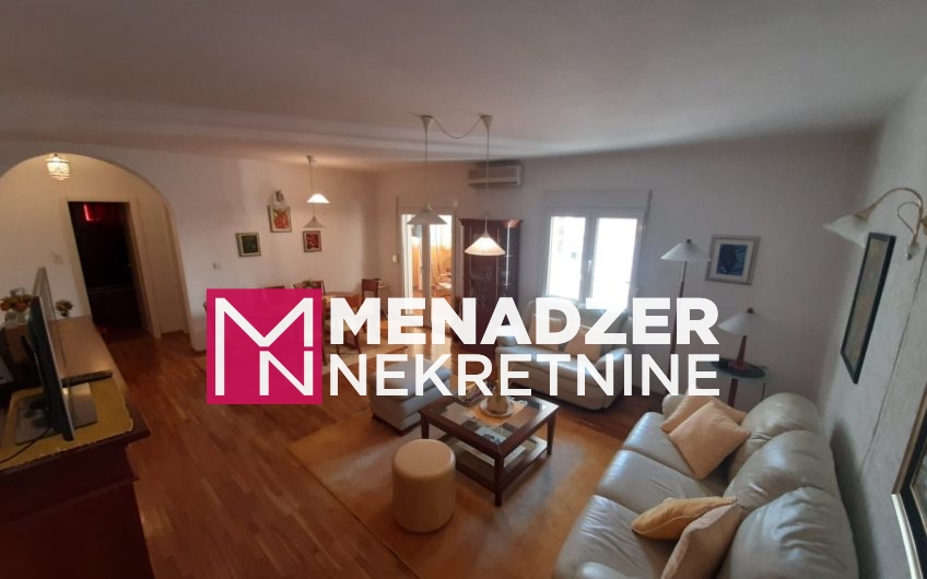 JEDNOSOBAN NAMJEŠTEN STAN 52m2-MOMIŠIĆI