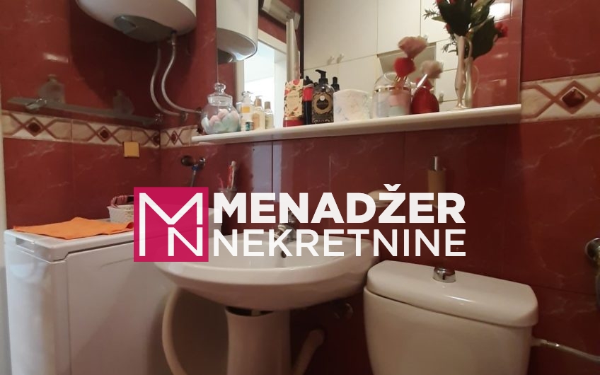 JEDNOSOBAN NAMJEŠTEN STAN 52m2-MOMIŠIĆI