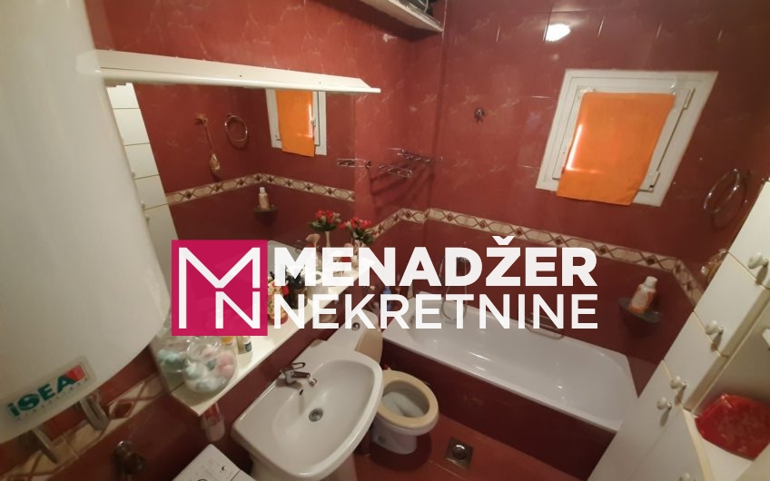 JEDNOSOBAN NAMJEŠTEN STAN 52m2-MOMIŠIĆI