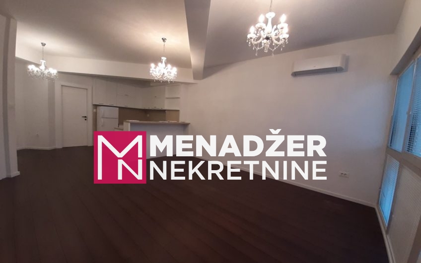TROSOBAN PRAZAN STAN 80m2-PREKO MORAČE (zgrada Vezir)