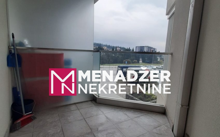 TROSOBAN PRAZAN STAN 80m2-PREKO MORAČE (zgrada Vezir)