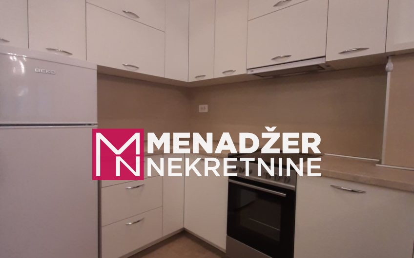 TROSOBAN PRAZAN STAN 80m2-PREKO MORAČE (zgrada Vezir)
