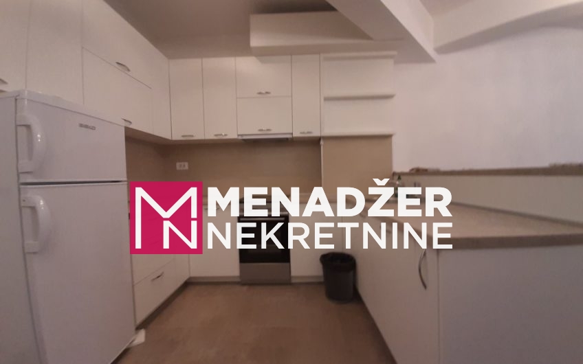 TROSOBAN PRAZAN STAN 80m2-PREKO MORAČE (zgrada Vezir)