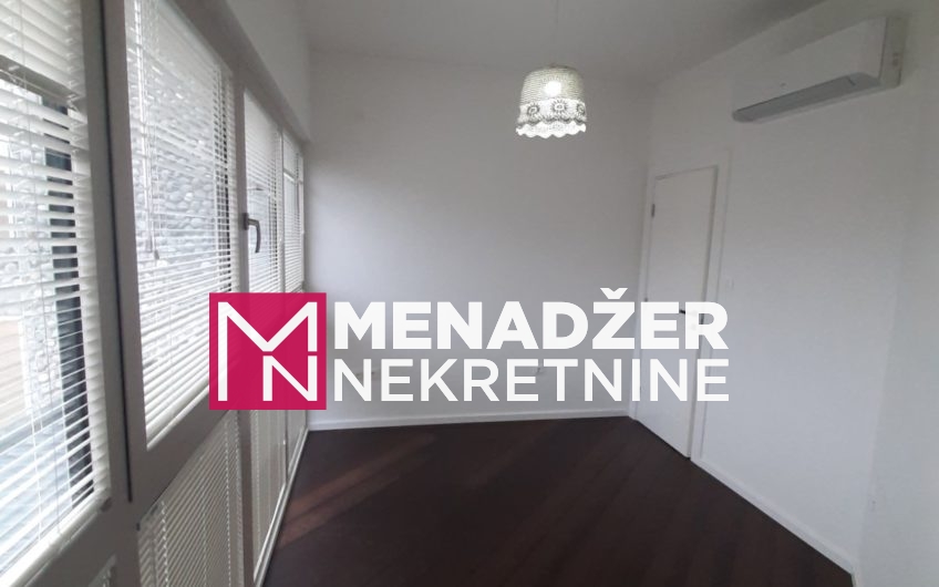 TROSOBAN PRAZAN STAN 80m2-PREKO MORAČE (zgrada Vezir)