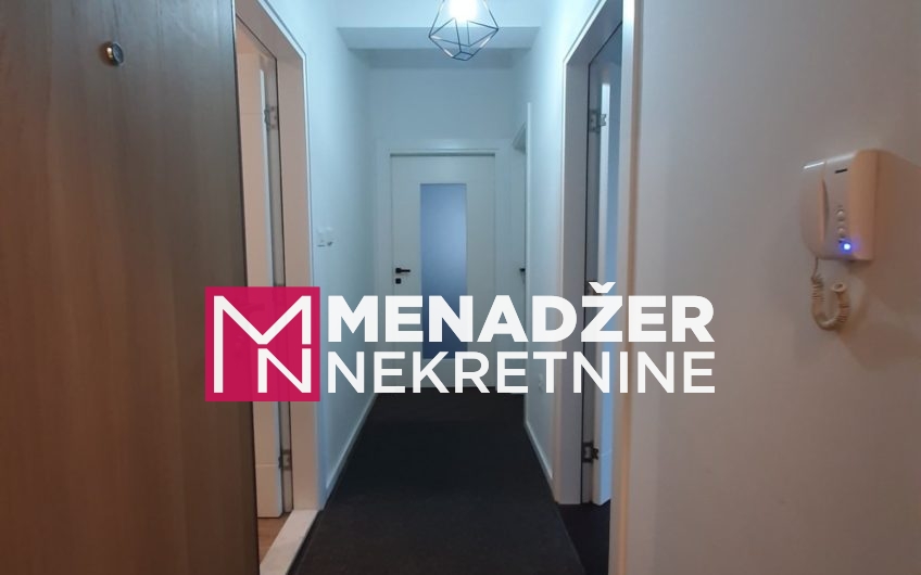 TROSOBAN PRAZAN STAN 80m2-PREKO MORAČE (zgrada Vezir)