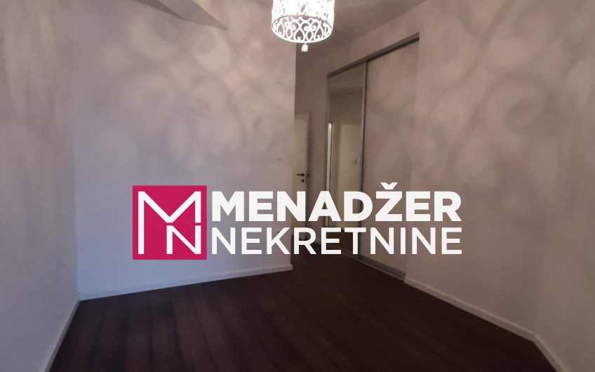 TROSOBAN PRAZAN STAN 80m2-PREKO MORAČE (zgrada Vezir)