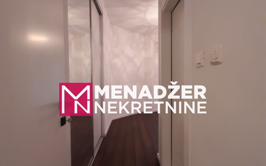 TROSOBAN PRAZAN STAN 80m2-PREKO MORAČE (zgrada Vezir)