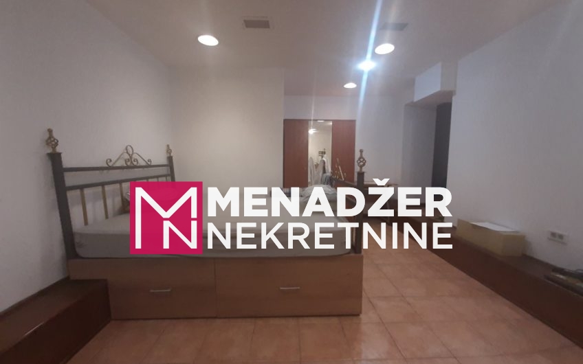 POSLOVNI PROSTOR 70m2-CENTAR