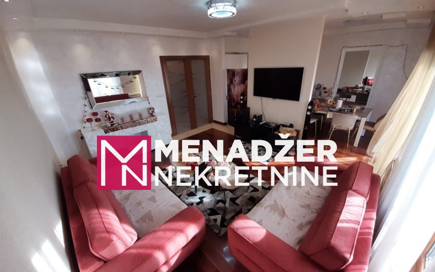 ČETVOROSOBAN LUX NAMJEŠTEN STAN 140m2-CENTAR