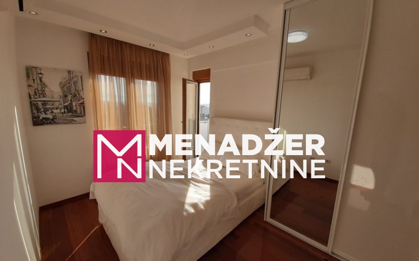 ČETVOROSOBAN LUX NAMJEŠTEN STAN 140m2-CENTAR