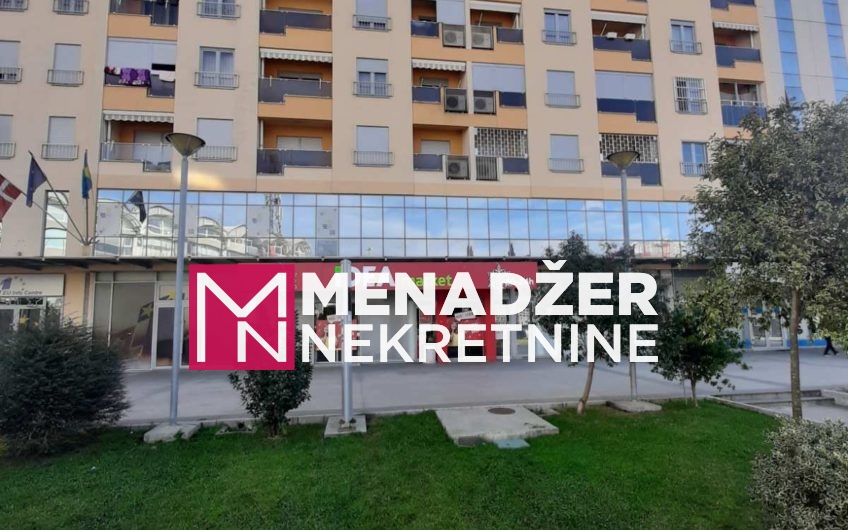ČETVOROSOBAN LUX NAMJEŠTEN STAN 140m2-CENTAR