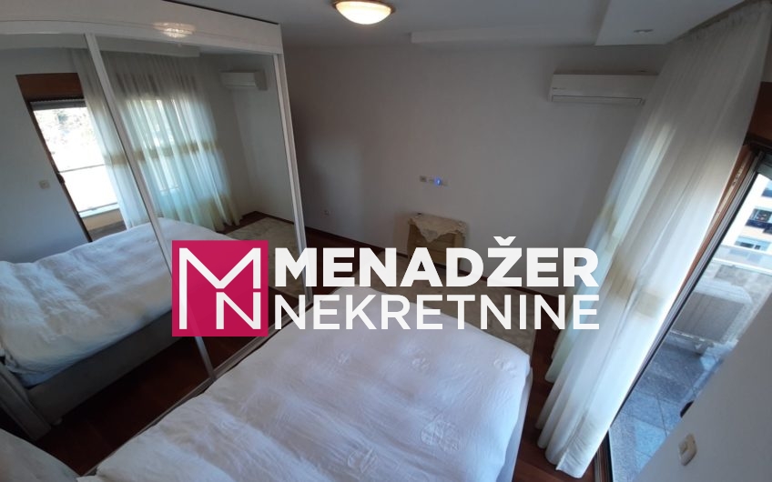 ČETVOROSOBAN LUX NAMJEŠTEN STAN 140m2-CENTAR