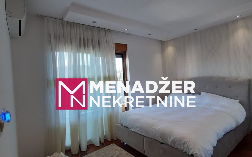 ČETVOROSOBAN LUX NAMJEŠTEN STAN 140m2-CENTAR