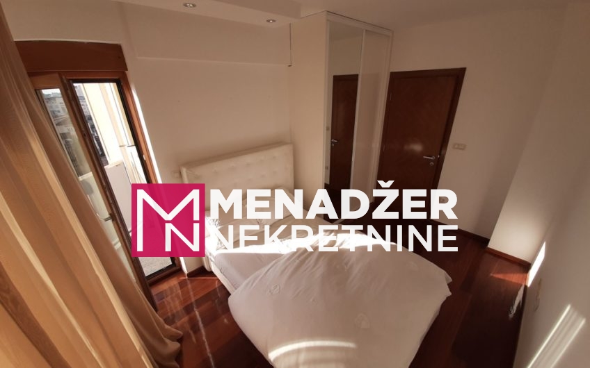 ČETVOROSOBAN LUX NAMJEŠTEN STAN 140m2-CENTAR