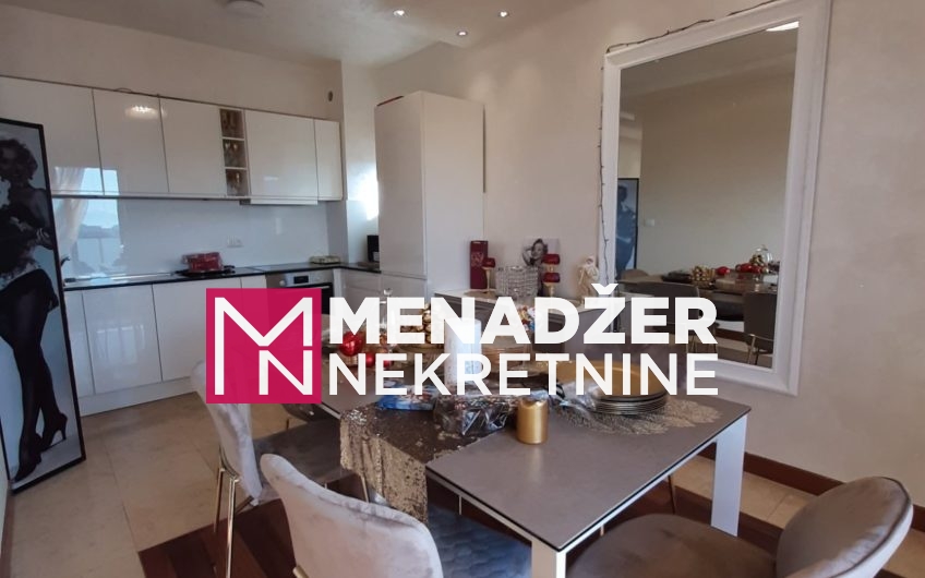 ČETVOROSOBAN LUX NAMJEŠTEN STAN 140m2-CENTAR