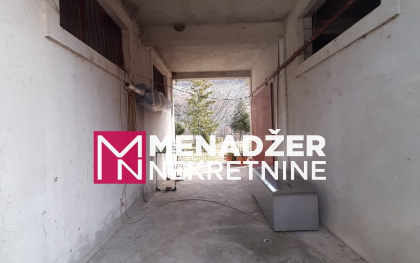 STAMBENO POSLOVNI PROSTOR 200m2-BIOČE