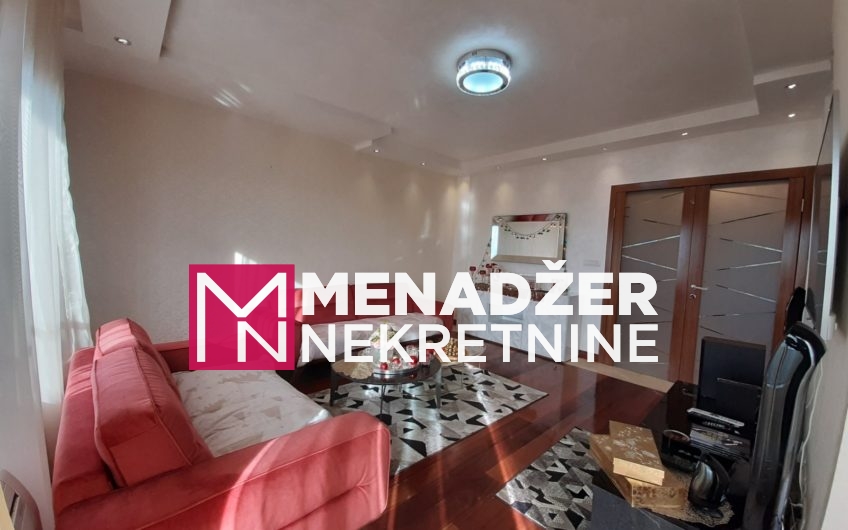 ČETVOROSOBAN LUX NAMJEŠTEN STAN 140m2-CENTAR