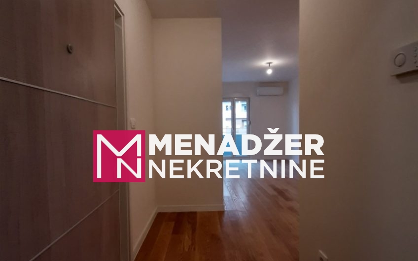 JEDNOSOBAN PRAZAN STAN 43m2-CENTRAL POINT