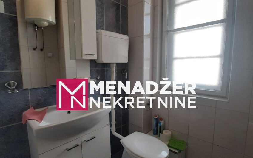 JEDNOSOBAN PRAZAN STAN 50m2-CENTAR