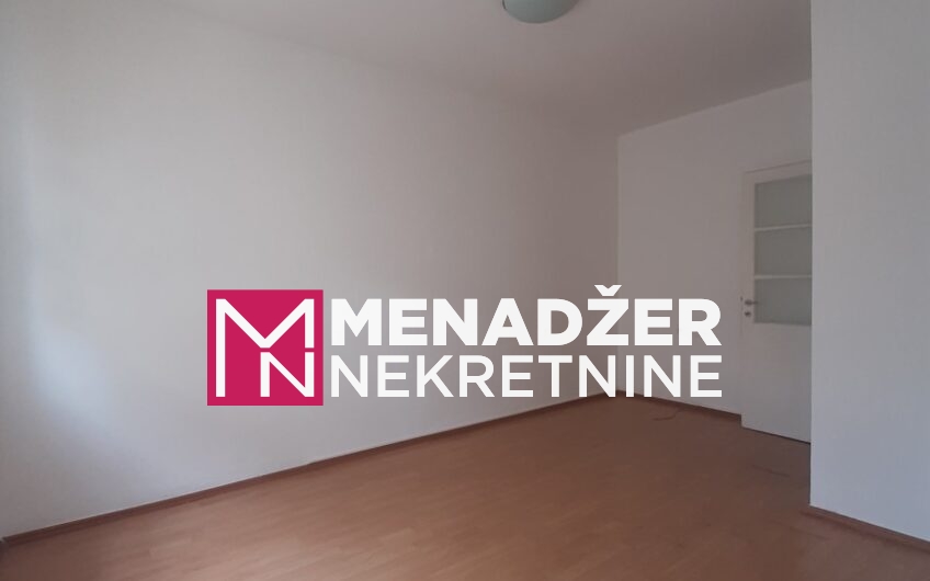 JEDNOSOBAN PRAZAN STAN 50m2-CENTAR