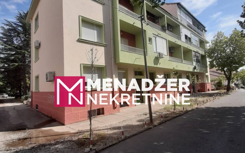 JEDNOSOBAN PRAZAN STAN 50m2-CENTAR