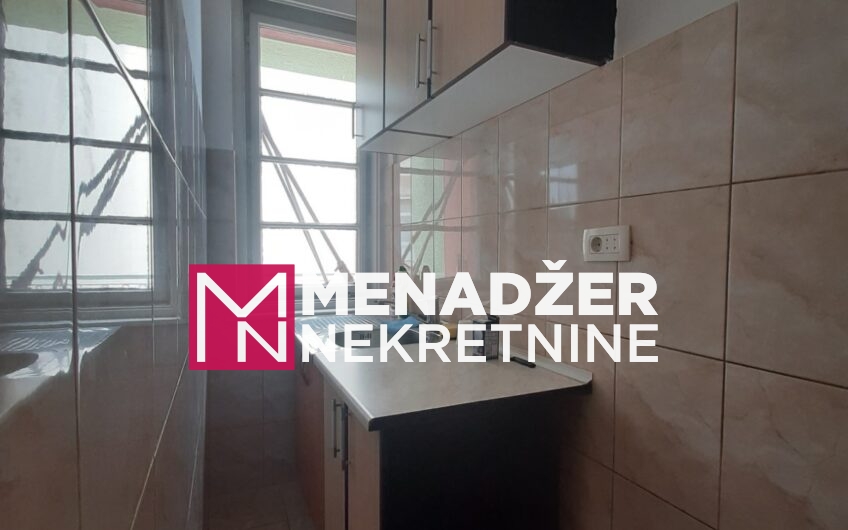 JEDNOSOBAN PRAZAN STAN 50m2-CENTAR