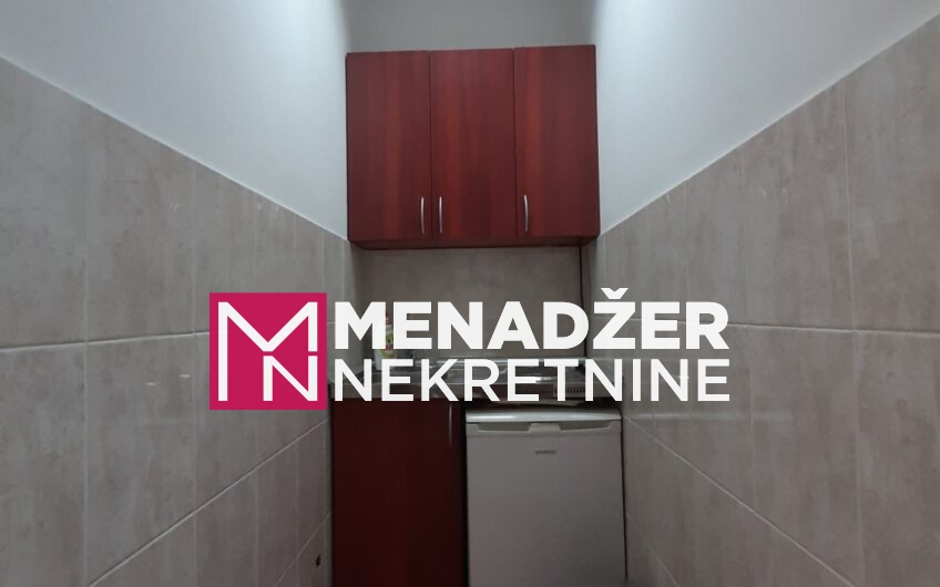 POSLOVNO-KANCELARIJSKI PROSTOR 81m2-KRIVI MOST