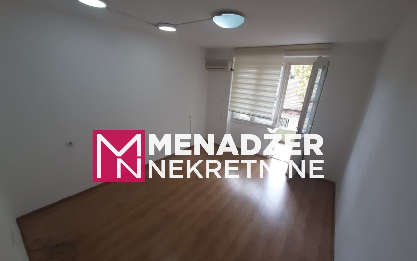 JEDNOSOBAN PRAZAN STAN 50m2-CENTAR