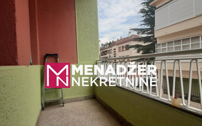 JEDNOSOBAN PRAZAN STAN 50m2-CENTAR