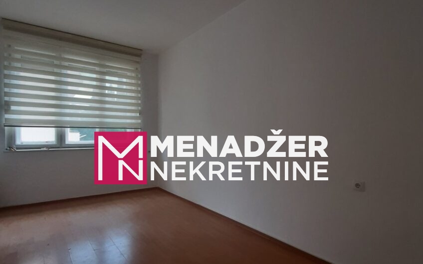 JEDNOSOBAN PRAZAN STAN 50m2-CENTAR