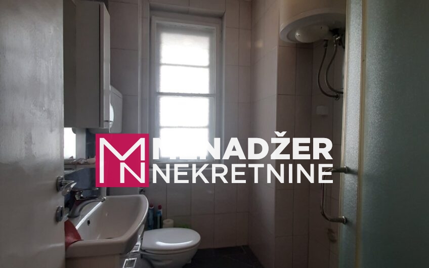 JEDNOSOBAN PRAZAN STAN 50m2-CENTAR