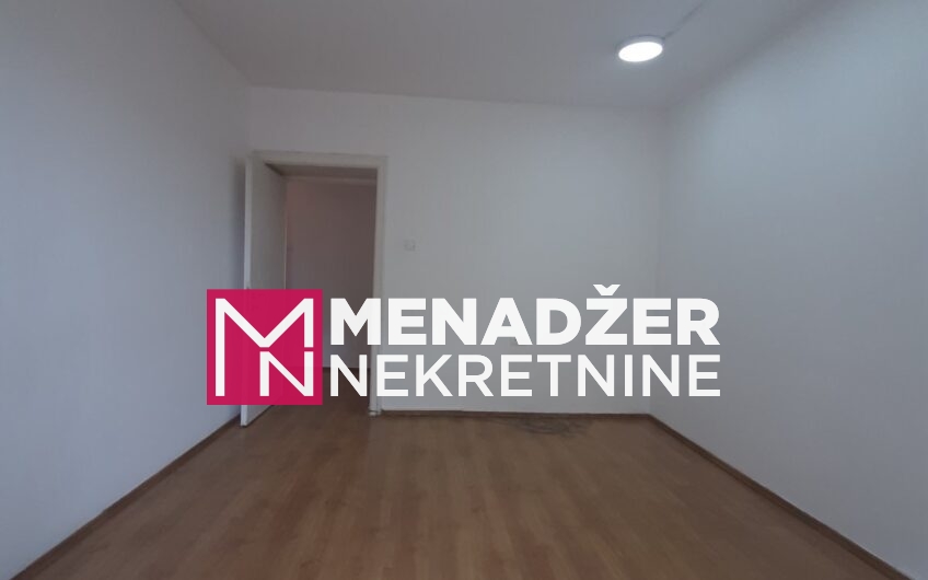 JEDNOSOBAN PRAZAN STAN 50m2-CENTAR