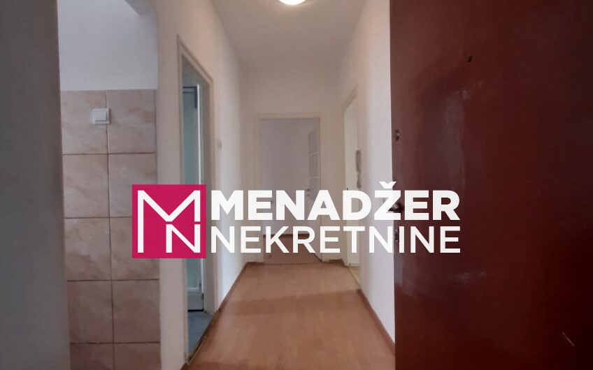 JEDNOSOBAN PRAZAN STAN 50m2-CENTAR
