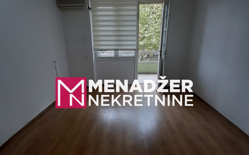 JEDNOSOBAN PRAZAN STAN 50m2-CENTAR