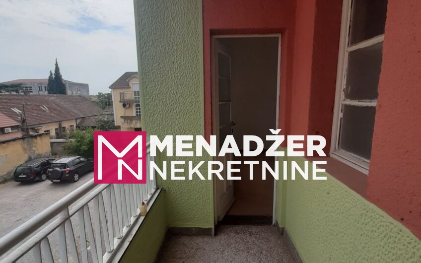 JEDNOSOBAN PRAZAN STAN 50m2-CENTAR