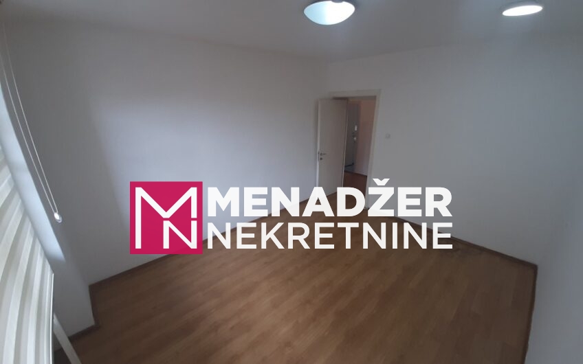 JEDNOSOBAN PRAZAN STAN 50m2-CENTAR