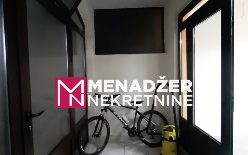 POSLOVNO KANCELARIJSKI PROSTOR 60m2-CENTAR