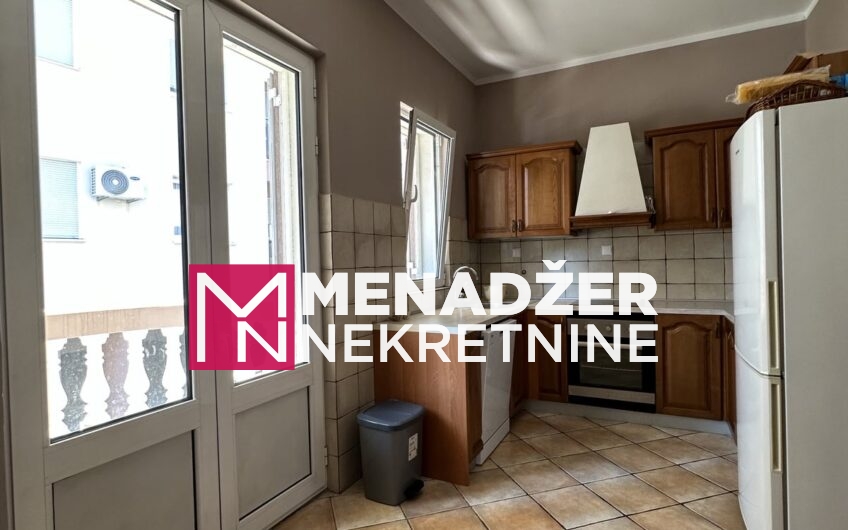 KUĆA 350m2-MOMIŠIĆI