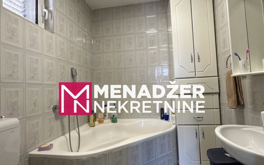 KUĆA 350m2-MOMIŠIĆI