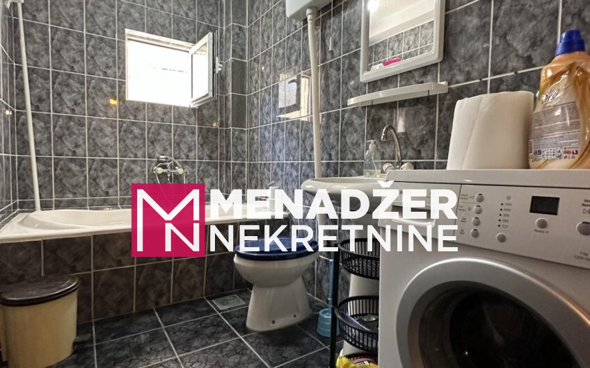 KUĆA 350m2-MOMIŠIĆI