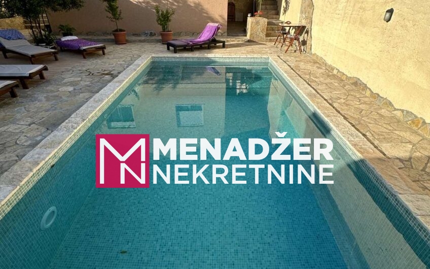 KUĆA NAMJEŠTENA 100 m2 SA BAZENOM – ROGAMI