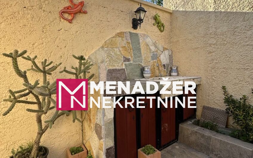 KUĆA NAMJEŠTENA 100 m2 SA BAZENOM – ROGAMI